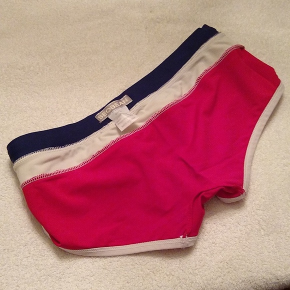 Seobean Swimsuit - Picture 7 of 8